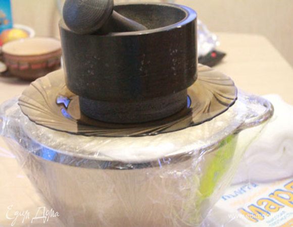 Ставим груз и убираем в холод на 12-24 часа.