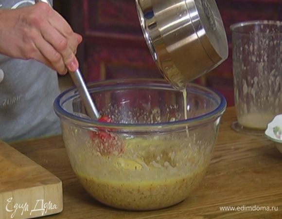 Добавить растопленное масло, все вымешать.