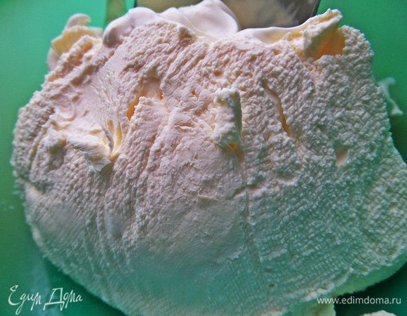 В рецепт идёт любой сливочный сыр, я брала домашний маскарпоне по рецепту нашей Катюши: http://www.edimdoma.ru/retsepty/64524-desert-apelsinovyy-tiramisu-retsept-domashnego-maskarpone