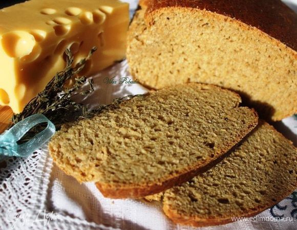 Полностью остужаем на решетке перед нарезкой.
Я не выдержала и разрезала еще теплым:)
Приятного аппетита!