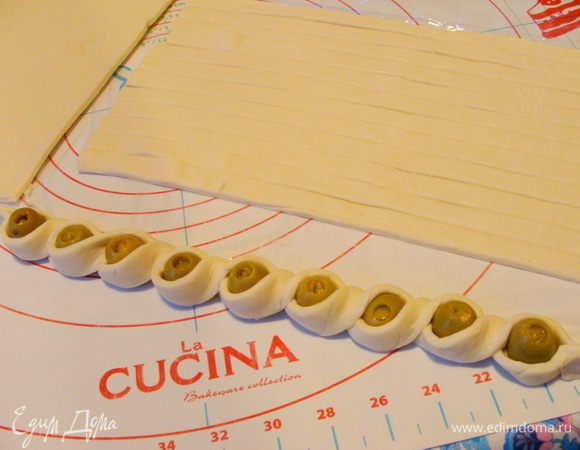 Примерно так. Длина косичек может быть и меньше, но не больше 8-9 оливок! У меня был предел.