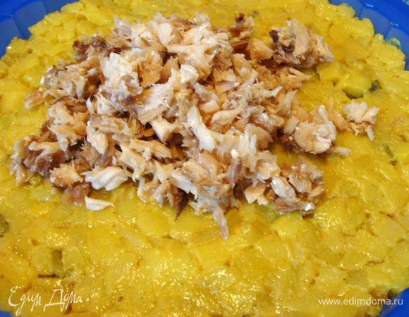 Оставшийся картофель, потом рыбу.