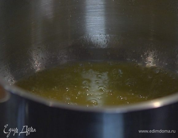 Сливочное масло растопить.