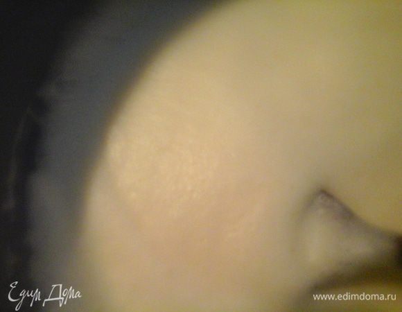 Перелить в кастрюлю. Варить на медленном огне, не переставая мешать пока не загустеет (у меня ушло 25 мин). Получается похоже на манную кашу.