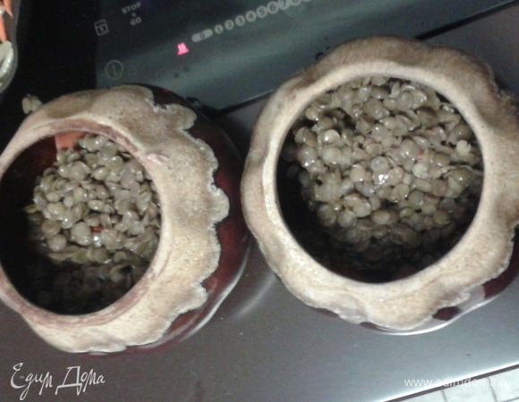 чечевицу, коренья,  чеснок.