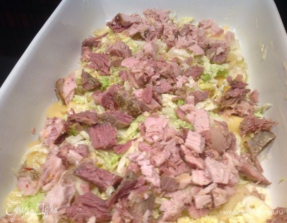 половину мяса.