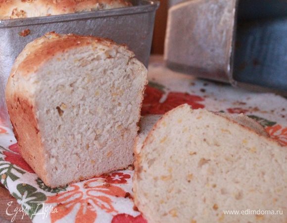 Тем временем разогреваем духовку до 180 градусов, а лучше сделать это заранее. 
Через пол часа ставим хлеб в духовку примерно на полчаса, до сухой зубочистки.