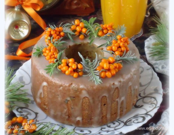 Для глазури: сахарную пудру смешать с водой и растереть до гладкости. 