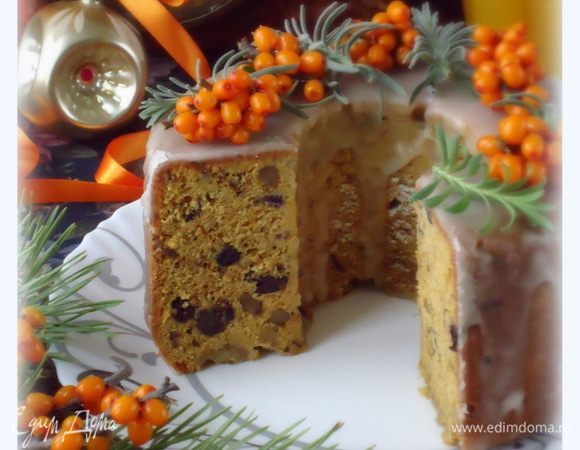 Покрыть поверхность кекса глазурью. 