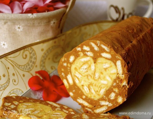 А еще, по поводу предстоящего Дня всех влюбленных, побалуйте себя вот такой шоколадной колбасой-салями с сюрпризом! ;) http://www.edimdoma.ru/retsepty/64077-desertnaya-salyami-beloe-serdechko-shokolada