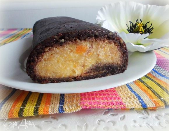 Готовый рулет охладить и подавать. Его получается очень много, около 12-14 кусочков, а может и больше :) 

Приятного аппетита! 