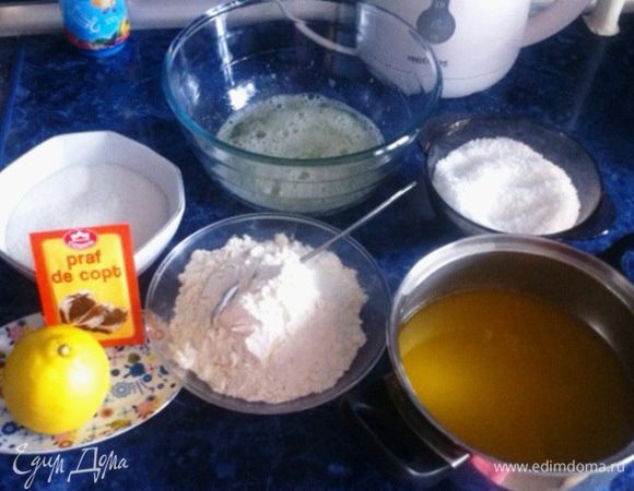 Для приготовления кекса нам понадобится очень простой набор продуктов.