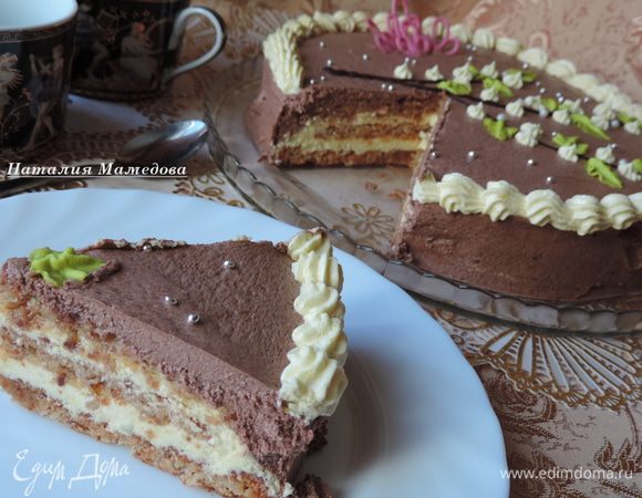 Торт легко и аккуратно режется на порционные кусочки.
Приятного аппетита!!!