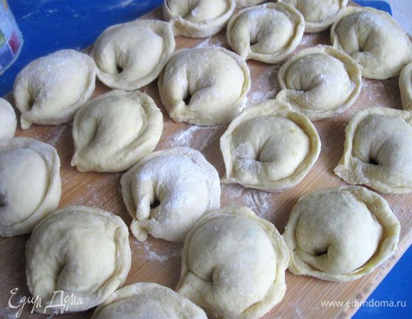 Потом соединить противоположные края. Вот такие получились чарсонс, готовые к варке.