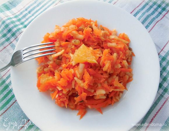 Добавить апельсин к остальным ингредиентам, положить мёд по вкусу. Перемешать. Все, салат готов! Единственное, лучше дать ему настояться, тогда все ингредиенты пропитаются соками и ароматами, и получится очень вкусно! Например, можно приготовить этот салат вечером, а есть утром. И еще - вкуснее, когда он немного теплый. 
Приятного аппетита!