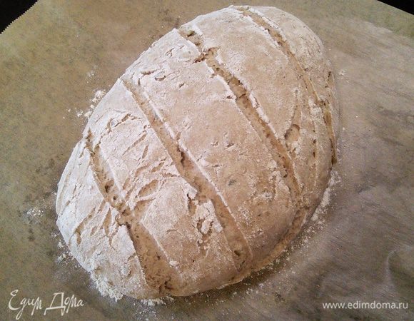 Духовку разогреваем до 250°, ставим в низ духовки мисочку с горячей водой и выпекаем хлеб в течении 10 мин, затем убавляем температуру до 190° и печём еще 30 мин (мне хватило 25 мин), проверяйте на сухую палочку. 