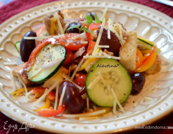 Раскладываем по тарелочкам, посыпаем тертым пармезаном и подаем на стол.
Наслаждаемся вкусом. Приятного аппетита.
