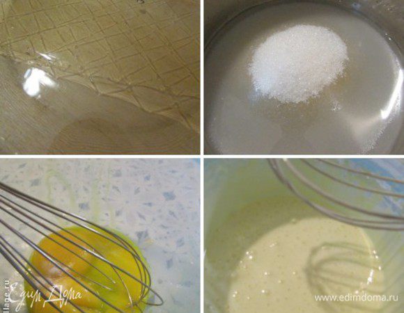 Приготовить мусс маскарпоне.
Замочить желатин согласно инструкции на упаковке, примерно на 10-15 минут. Поставить сотейник с водой и сахаром на огонь, варить пока сахар не растворится, а температура массы достигнет 121 градуса. Тем временем взбить желтки с семенами ванили на большой скорости миксера до белого цвета. Сахарную массу (121 градус) тонкой струйкой влить во взбитые желтки, продолжая взбивать около 5 минут. За это время крем полностью остынет, загустеет и увеличится в объеме.
