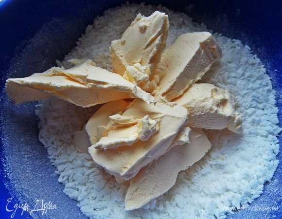 Добавляем мягкое масло.