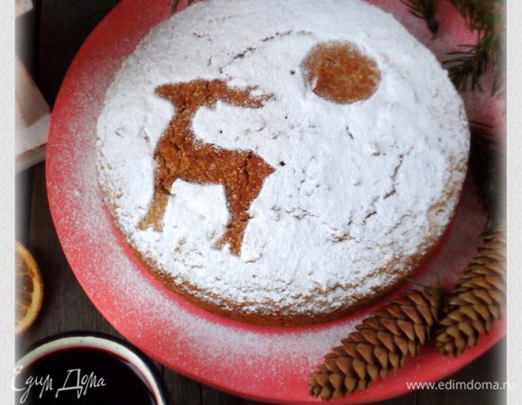 Пирог присыпать сахарной пудрой.