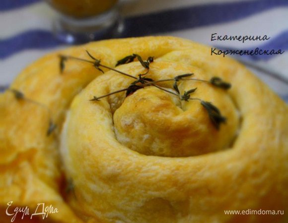 Готовим соус: смешать кетчуп, майонез и сметану. Слегка взбить. Посыпать свежемолотым перцем и подавать с теплыми спиральками.
Приятного аппетита!
Bon appetit!