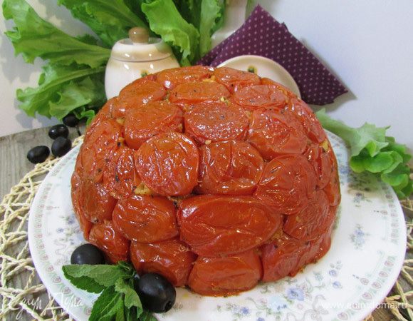 Готовый пирог-запеканку остудить в течение 30 минут. Затем перевернуть на блюдо. Подавать теплым.