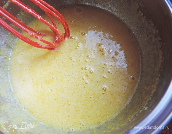 Размешиваем венчиком до однородности.