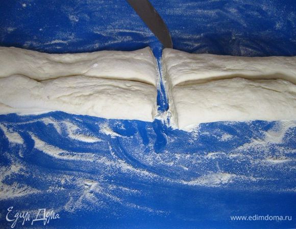  Разрезать его пополам (поперек).