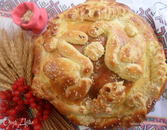 Смазываем яйцом и отправляем назад в духовку на 25-30 минут. Все готово!!! Угощайтесь, мои дорогие, приятного аппетита!!!