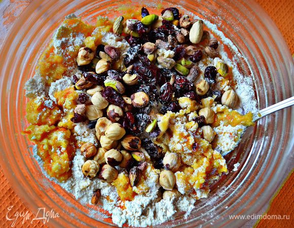 Добавьте в мучную смесь и ещё раз всё хорошо вымесите.