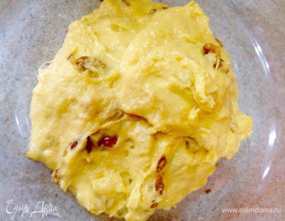 Тесто разделить на 1/3 части. 