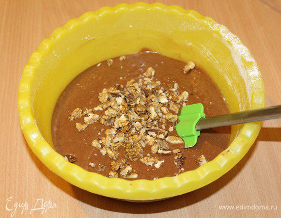 Теперь крупно поломанные грецкие орехи.