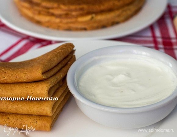 Подавать со сметаной.