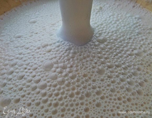 Взбиваем погружным блендером или в стационарном блендере-кувшине.