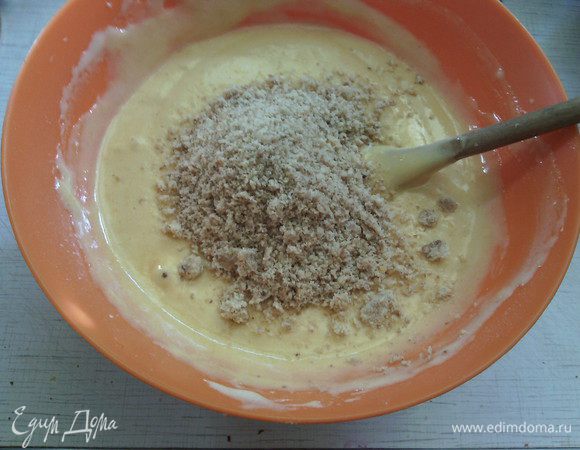 ...и затем орехи.

P.S. грецкие орехи немного смолоть в кофемолке.