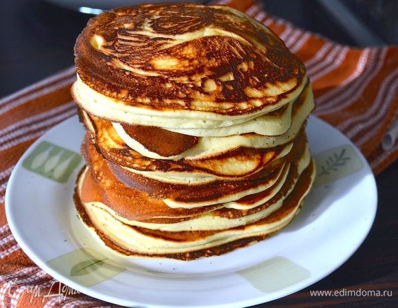 Готовые панкейки сложить стопочкой. У меня получилось 12 штук.