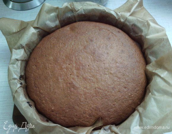 Наш тыквенно-ореховый бисквит готов :)
Теперь пусть остынет.