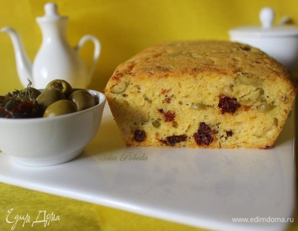 Для хранения его лучше накрыть пленкой или фольгой.
На следующий день отлично сохраняет свои вкусовые качества.
Приятного аппетита!
