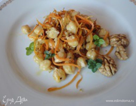 6. Добавьте орехи, лимонный сок. Подавать можно с любимой зеленью.