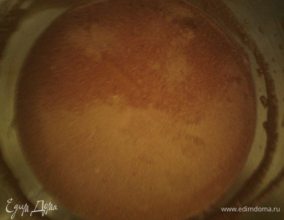 Мусс:
Растопить шоколад. Желтки взбить с сахаром. Взбить яичные белки.
Смешать холодное молоко и агар-агар и довести до кипения 30 секунд. Добавить шоколад+желтки+агр-агар и хорошо перемешать.
Дать немного остыть, затем добавить яичные белки аккуратно перемешать.