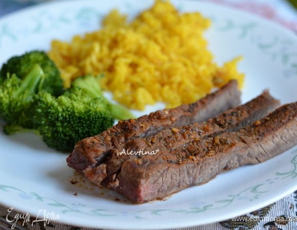 Подаем к столу с готовым гарниром. 

Приятного аппетита.