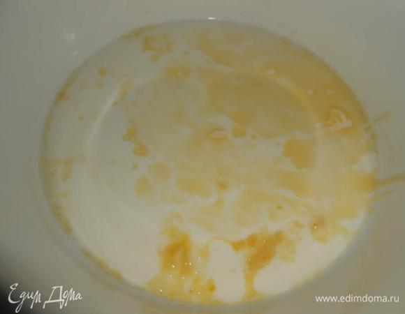 Добавить муку. Перемешать.