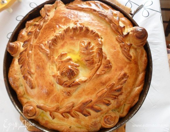 Достаем из формы, разрезаем как тортик и угощаем друзей и угощаемся сами.