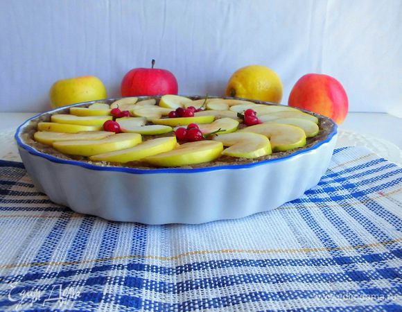 Готовый тарт украсить по вкусу, нарезать и подавать.
Приятного аппетита!