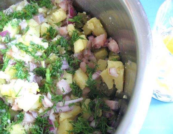 Добавить измельченный укроп.