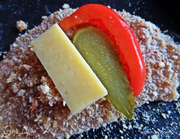 Кладём на филе.