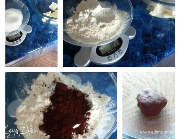 Муку, какао и коричневый сахар смешиваем с холодным маслом, нарезанным кусочками. Замешиваем тесто.