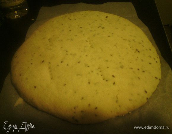 Вот так выглядит хлеб перед выпечкой. Ставим в заранее разогретую духовку 190 °на 15мин.