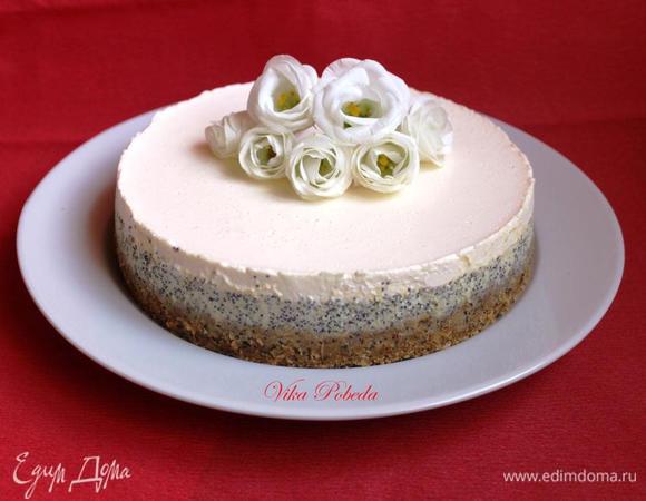 Таких, как чизкейк.
Фото я даю тех десертов, где использовала именно домашний сыр по этому рецепту.
Например, этот http://www.edimdoma.ru/retsepty/68206-makovyy-chizkeyk-pod-limonno-smetannym-toppingom.