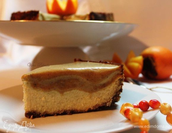 Или такой http://www.edimdoma.ru/retsepty/70396-chizkeyk-halva-hurma